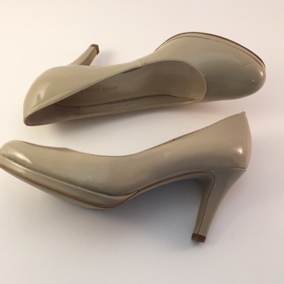 AK Anne Klein Womens Size 8 Shoes Pump Patent Heeled Slip On. NEW. - Picture 3 of 7